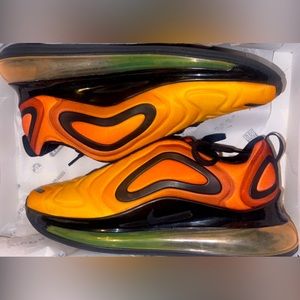 Brand New Men’s Size 8.5 Nike 2019
Air Max 720 'Sunset'